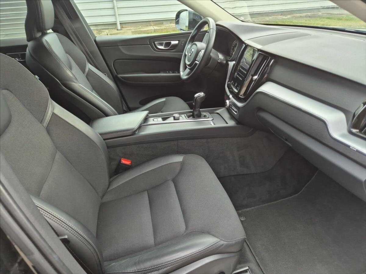 Volvo XC60 SUV / Terénní 2,0 l 110 kw