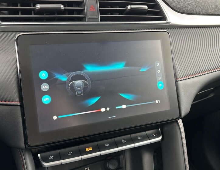 MG ZS SUV / Terénní 1,5 l 78 kw