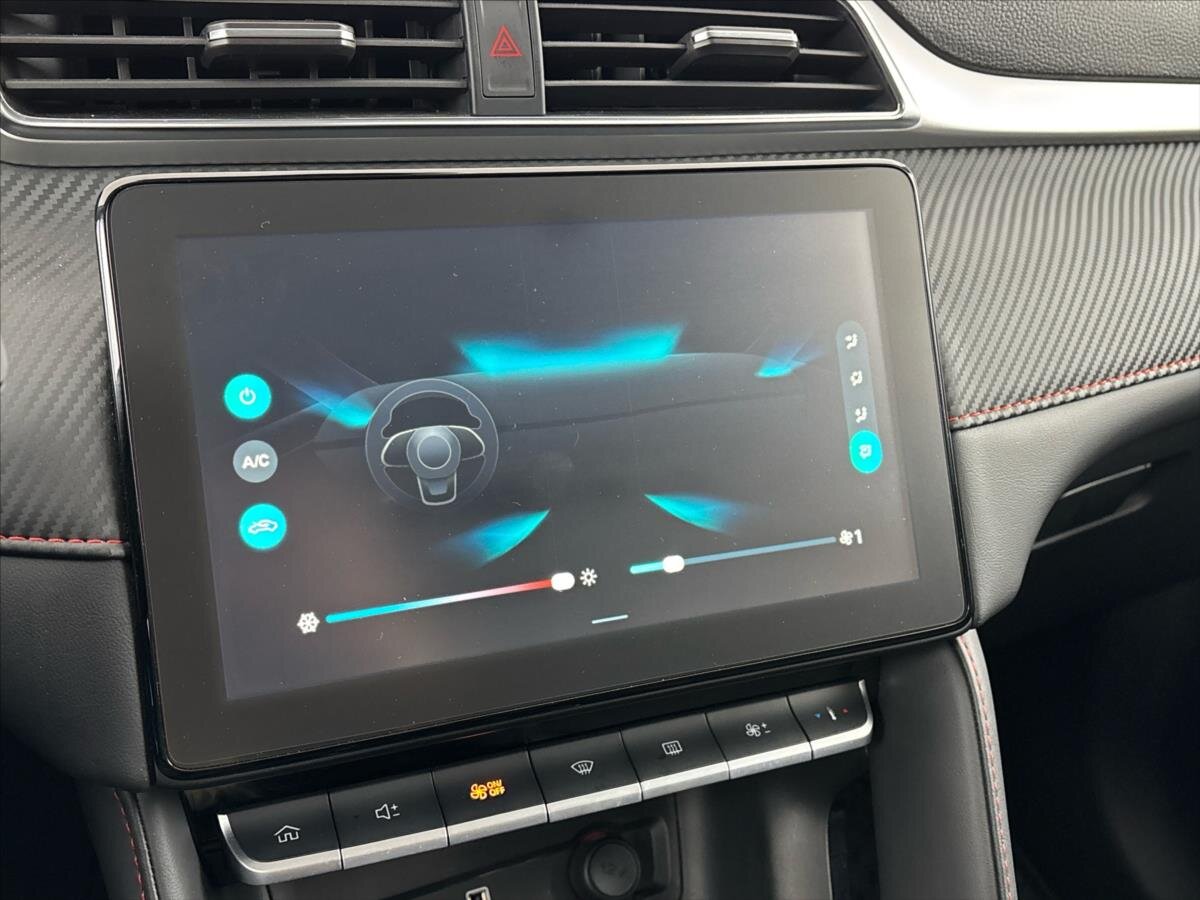 MG ZS SUV / Terénní 1,5 l 78 kw