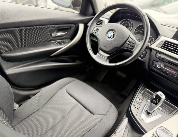 BMW Řada 3 Sedan / Limuzína 3,0 l 225 kw