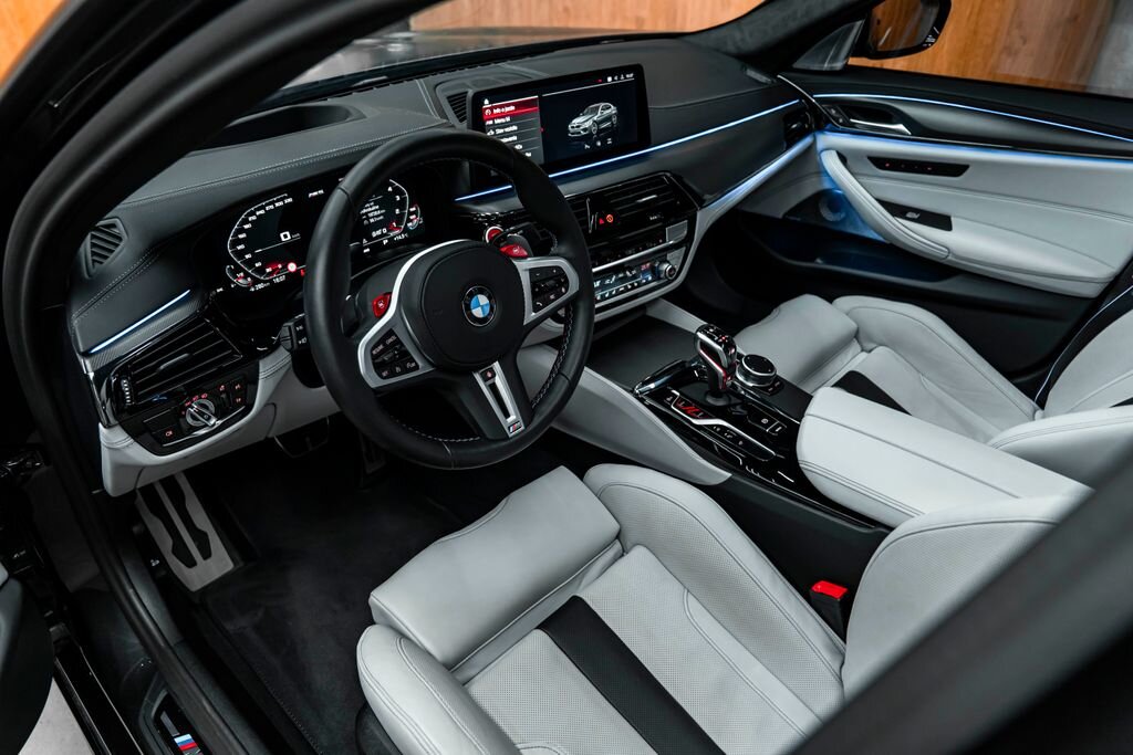 BMW M5 Sedan / Limuzína 4,4 l 460 kw