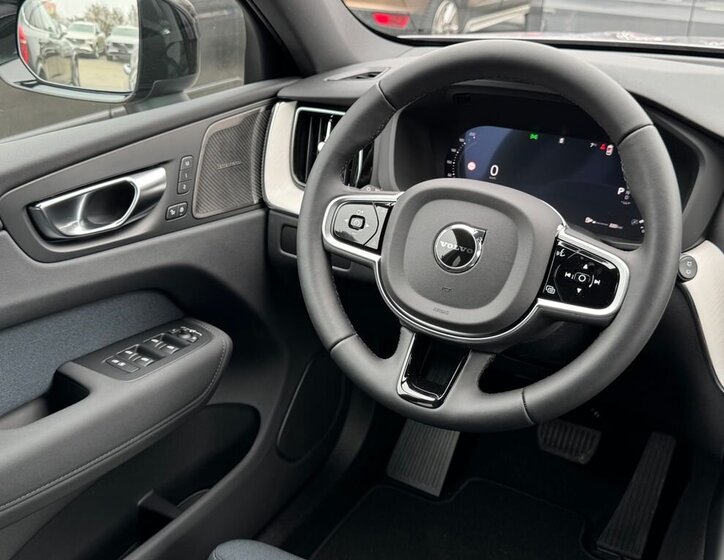 Volvo XC60 SUV / Terénní 2,0 l 184 kw