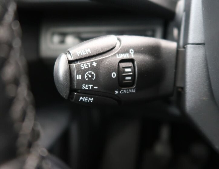 Peugeot 5008 SUV 1,2 l 96 kw