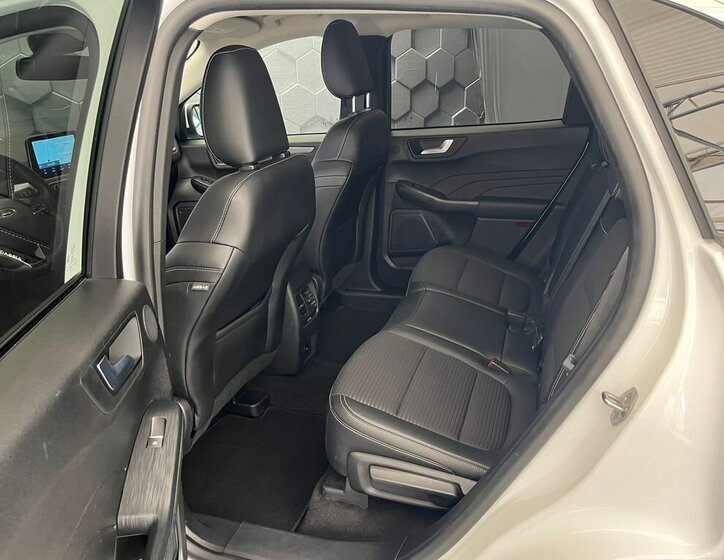 Ford Kuga SUV / Terénní 2,5 l 140 kw