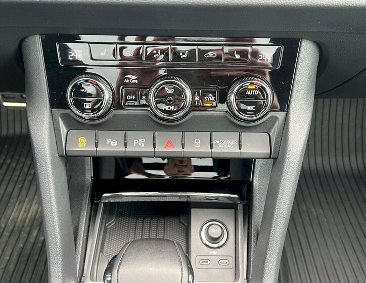 Škoda Karoq SUV / Terénní 1,5 l 110 kw