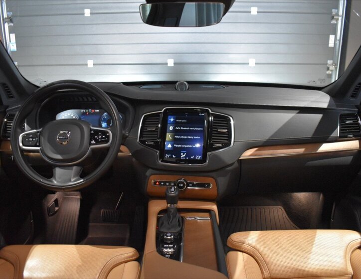 Volvo XC90 SUV / Terénní 2,0 l 177 kw