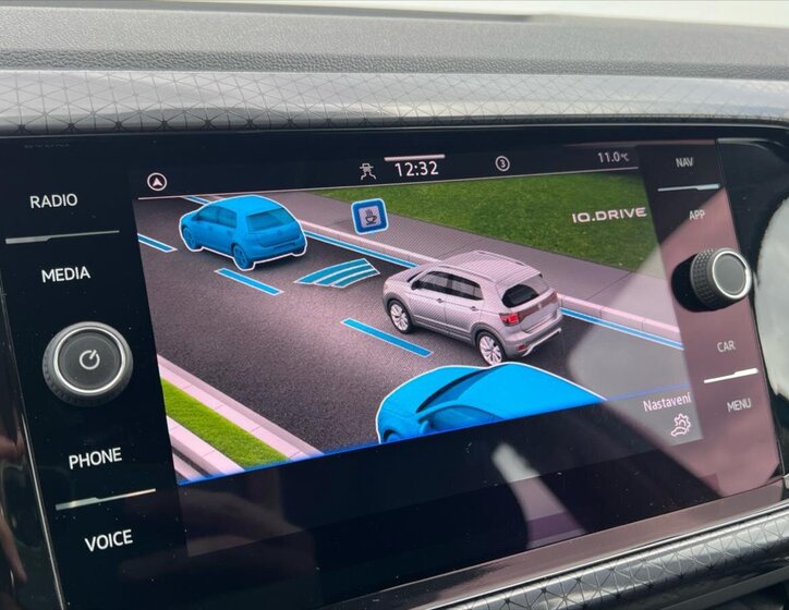 Volkswagen T-Cross Kombi 1,5 l 110 kw