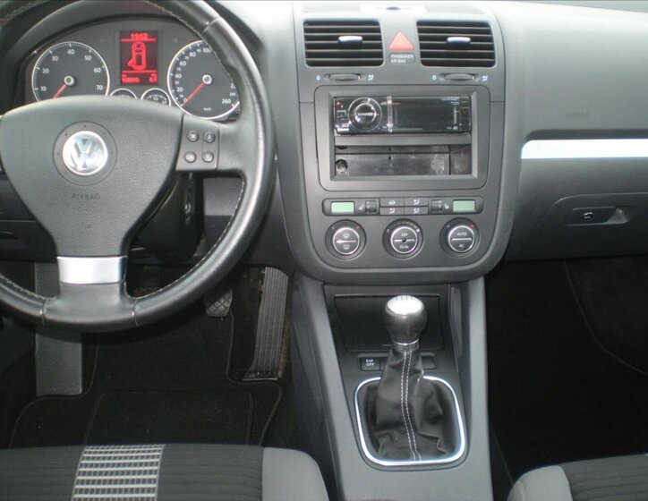 Volkswagen Golf 11