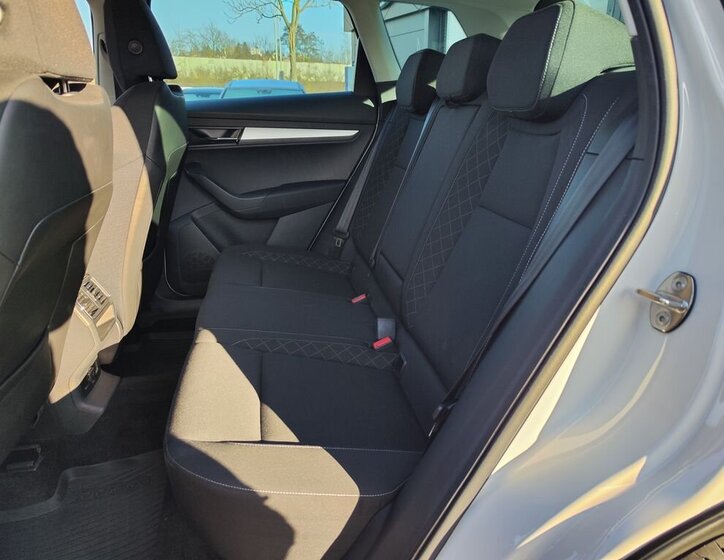 Škoda Karoq SUV 1,5 l 110 kw