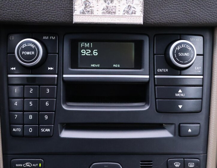 Volvo XC90 SUV 2,4 l 136 kw