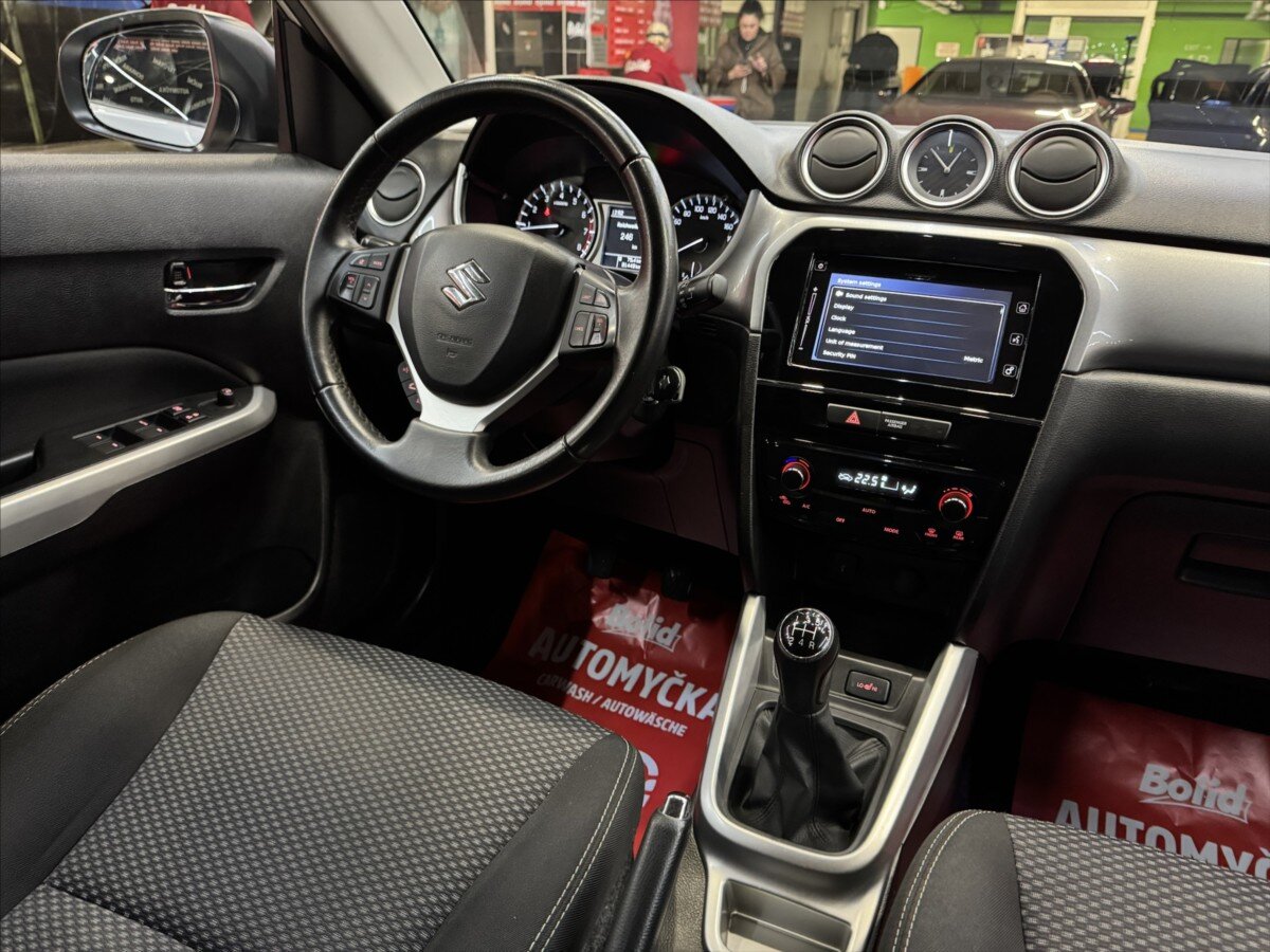 Suzuki Vitara SUV / Terénní 1,6 l 88 kw