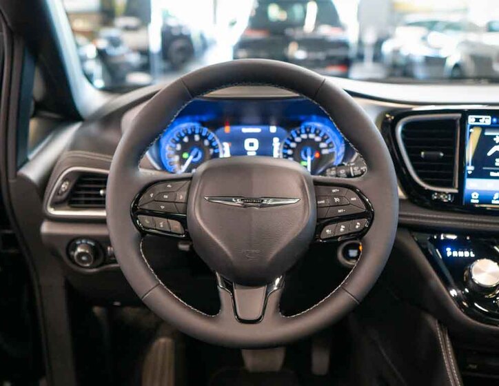 Chrysler Pacifica 21