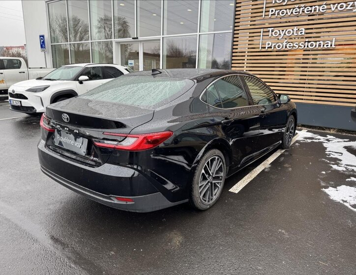 Toyota Camry Sedan 2,5 l 137 kw