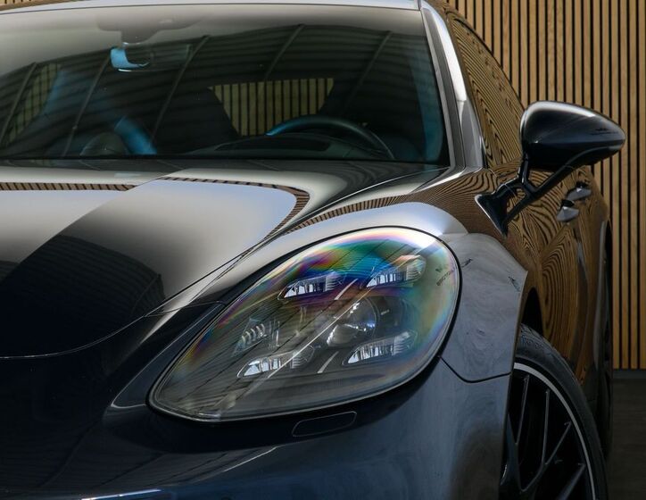 Porsche Panamera 8
