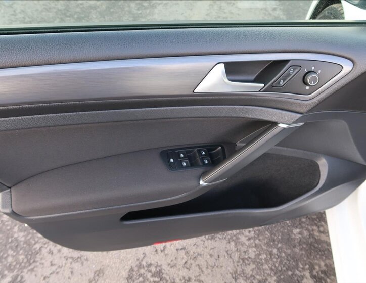 Volkswagen Golf Kombi 1,5 l 96 kw