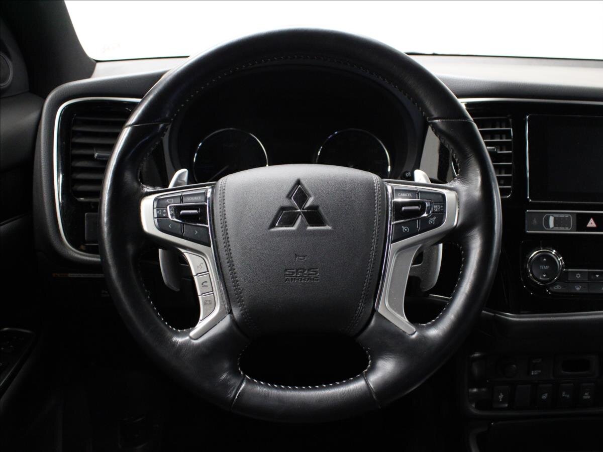 Mitsubishi Outlander SUV / Terénní 2,4 l 99 kw