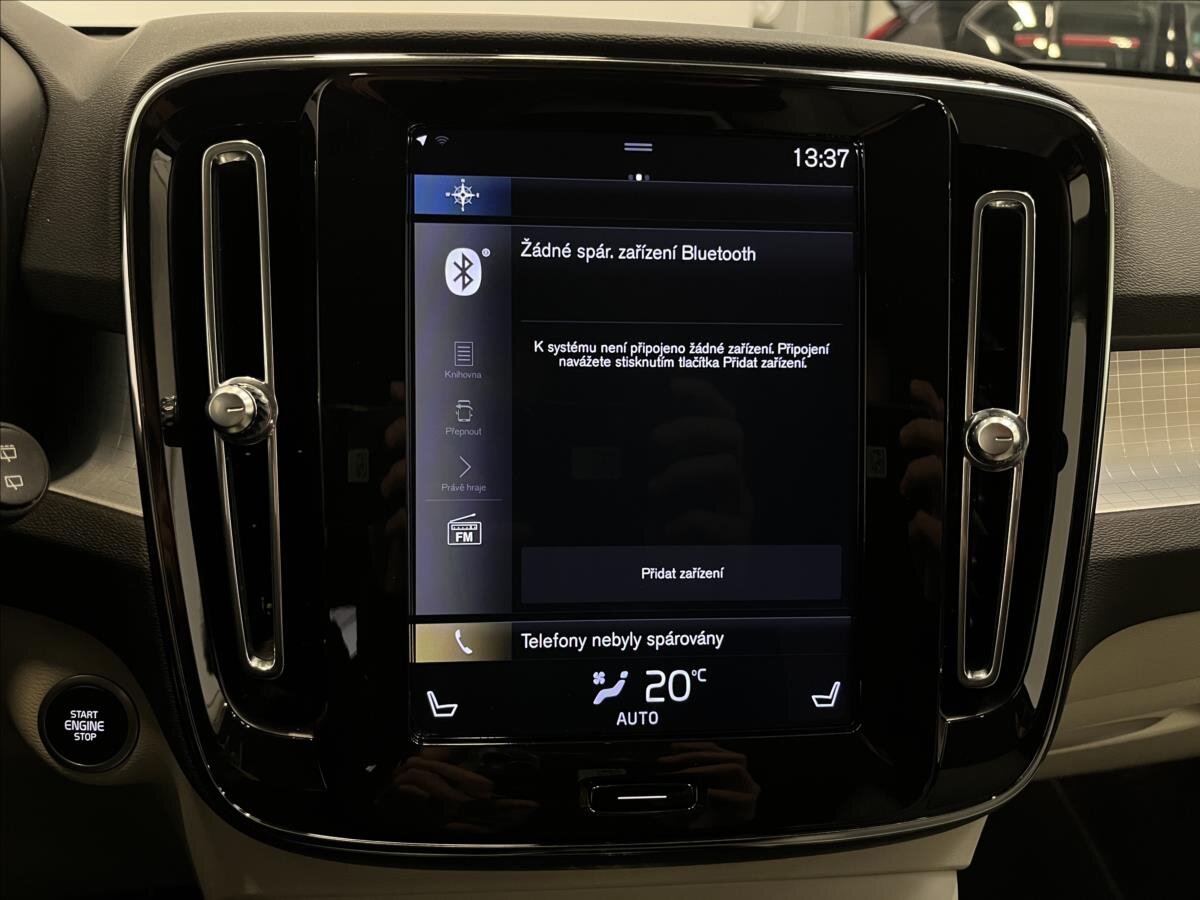 Volvo XC40 SUV / Terénní 1,5 l 120 kw