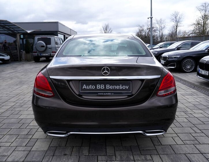 Mercedes-Benz Třídy C Sedan / Limuzína 1,6 l 115 kw
