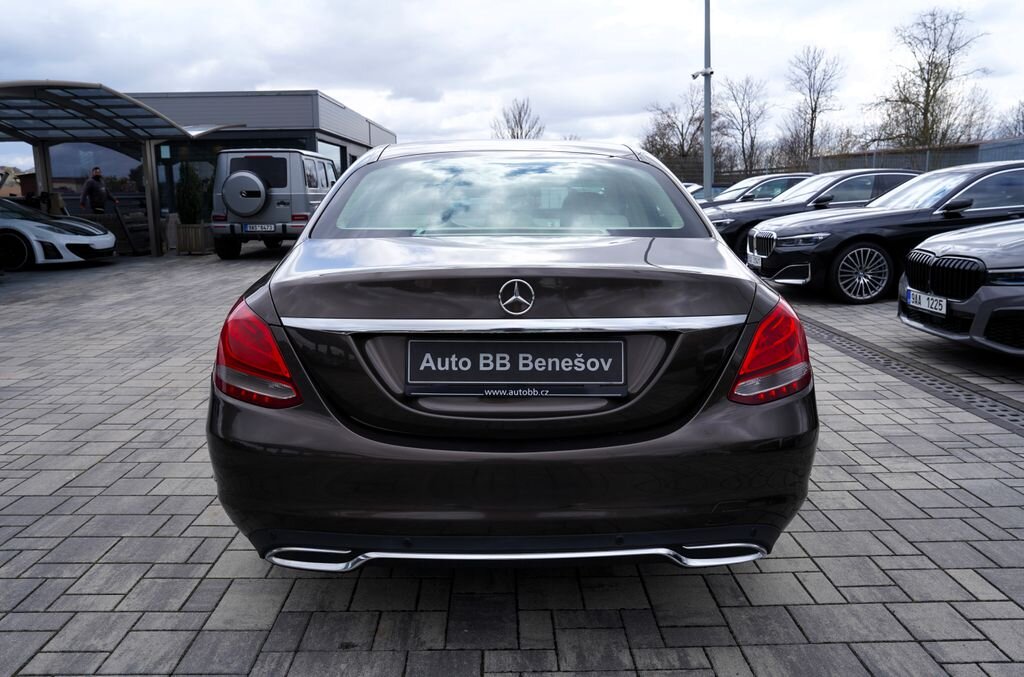 Mercedes-Benz Třídy C Sedan / Limuzína 1,6 l 115 kw