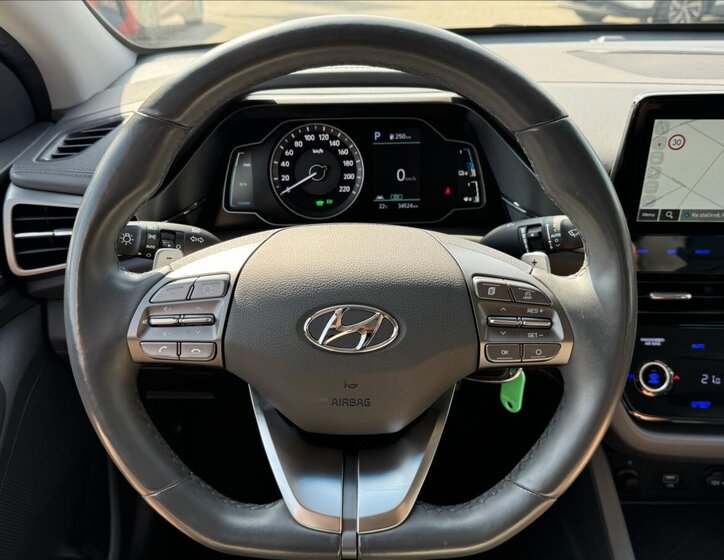 Hyundai IONIQ 19