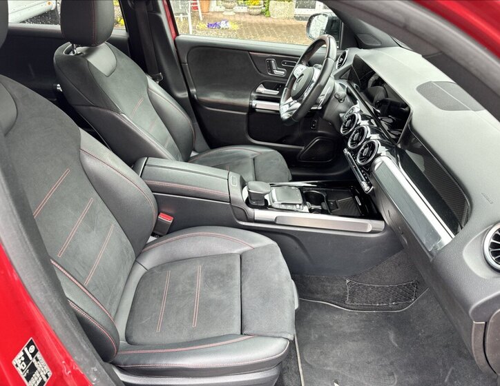 Mercedes-Benz GLB SUV / Terénní 2,0 l 225 kw