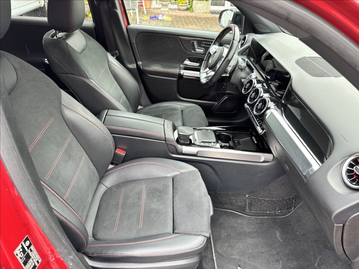 Mercedes-Benz GLB SUV / Terénní 2,0 l 225 kw