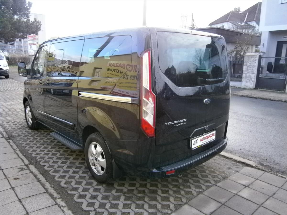 Ford Tourneo Custom Kombi 2,0 l 96 kw