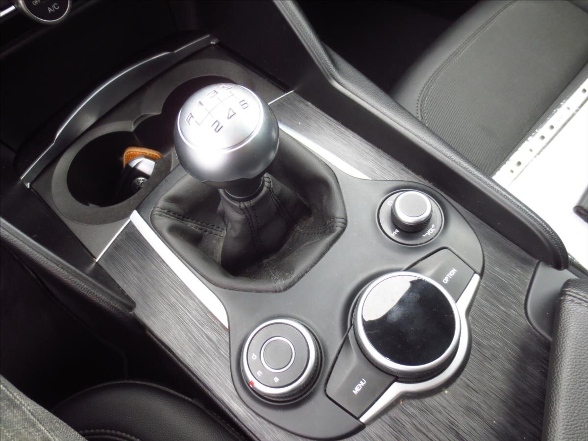 Alfa Romeo Giulia Sedan 2,1 l 110 kw