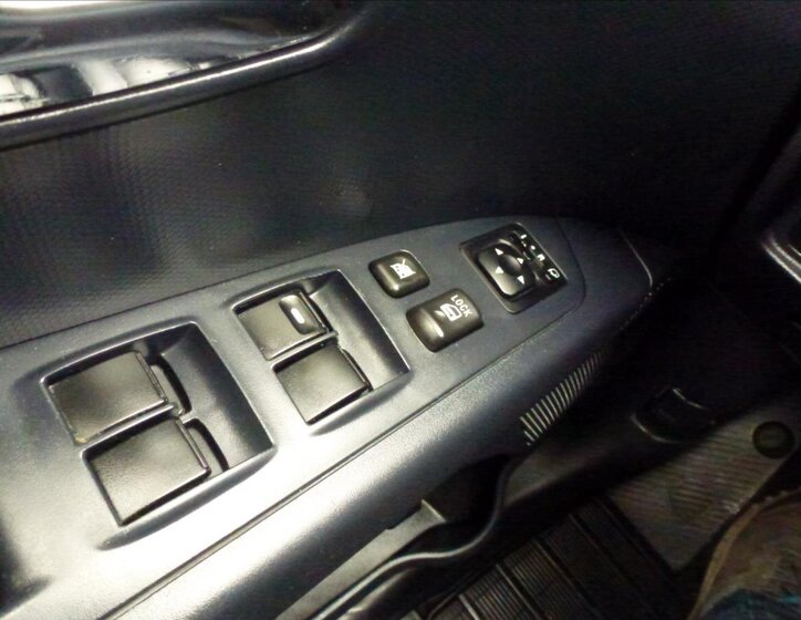 Citroën C-Crosser SUV 2,2 l 115 kw