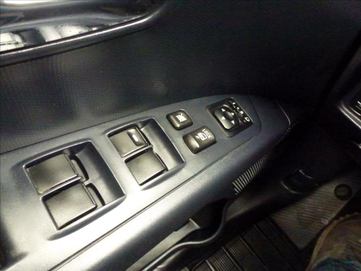 Citroën C-Crosser SUV 2,2 l 115 kw