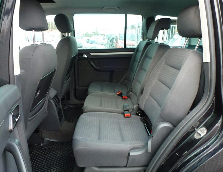 Volkswagen Touran Kombi 2,0 l 100 kw