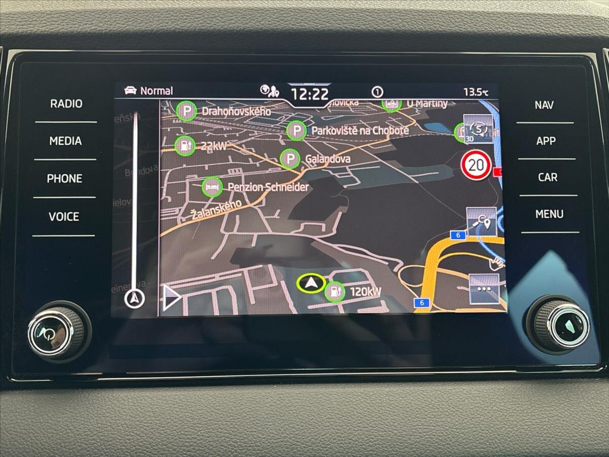 Škoda Karoq SUV / Terénní 1,5 l 110 kw