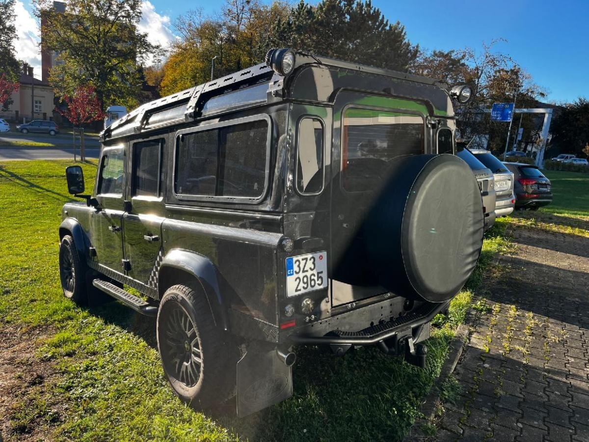 Land Rover Defender SUV / Terénní 2,2 l 90 kw