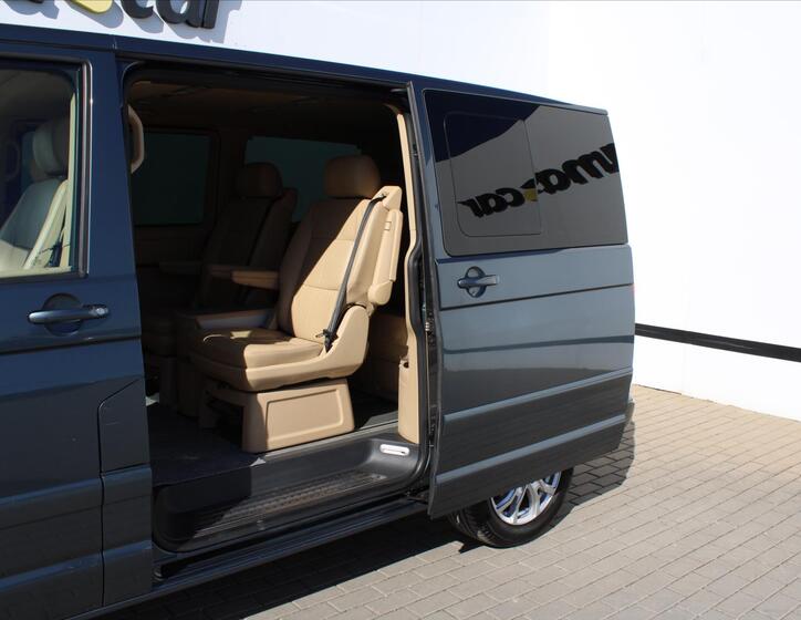 Volkswagen Multivan 9
