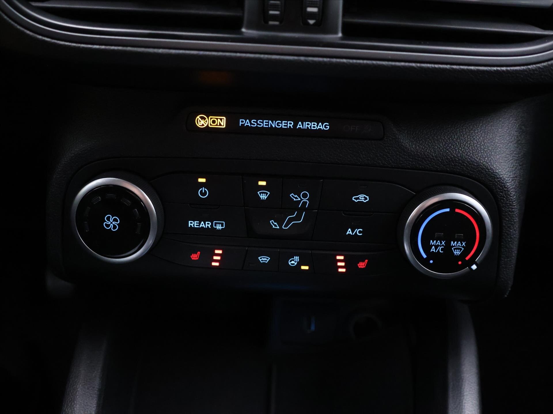 Ford Focus Kombi 999,0 74 kw