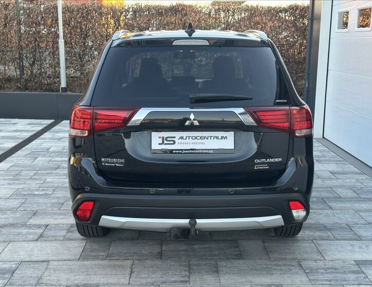 Mitsubishi Outlander SUV / Terénní 2,3 l 110 kw