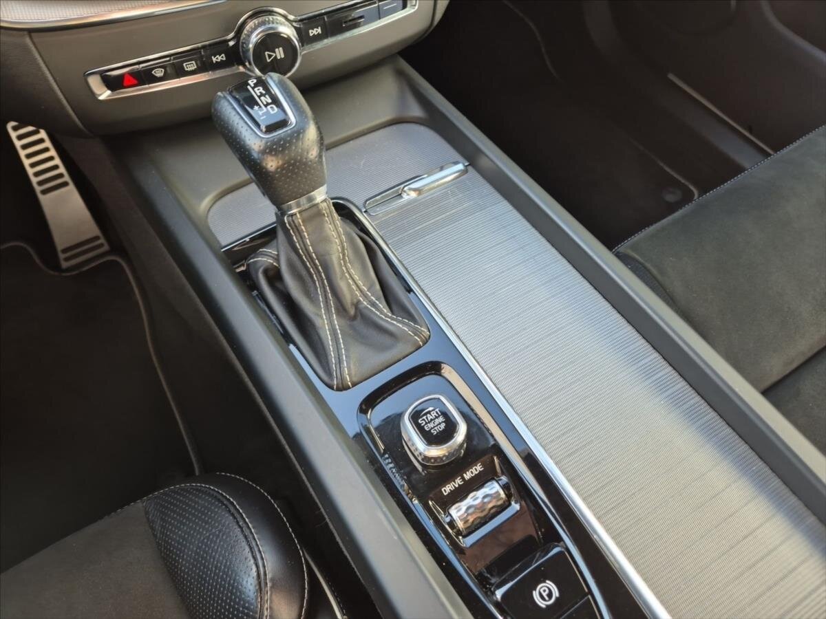 Volvo XC60 SUV / Terénní 2,0 l 140 kw