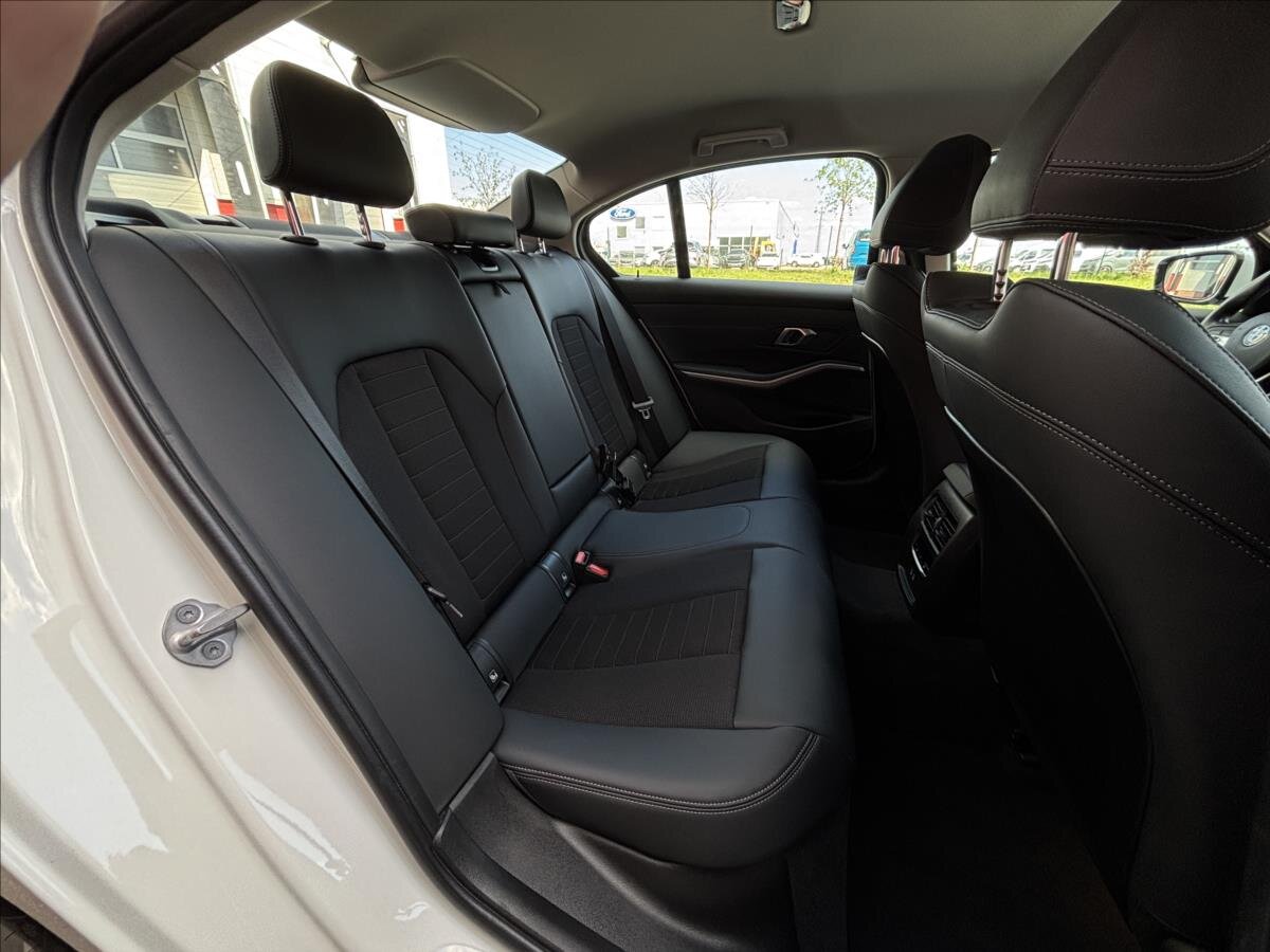 BMW Řada 3 Sedan / Limuzína 2,0 l 115 kw