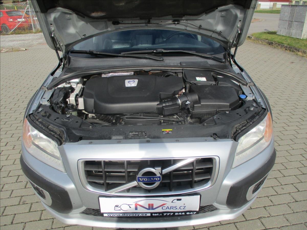 Volvo XC70 Kombi 2,4 l 151 kw