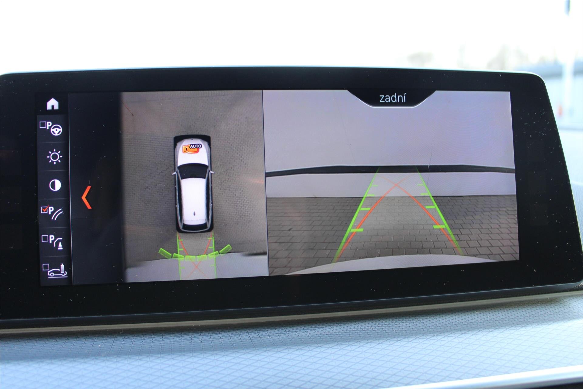 BMW Řada 5 Kombi 3,0 l 195 kw