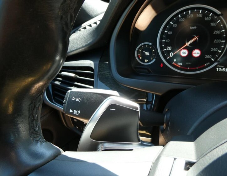 BMW X5 SUV 3,0 l 280 kw