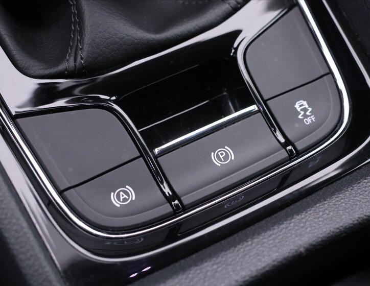 Škoda Karoq SUV / Terénní 999,0 85 kw