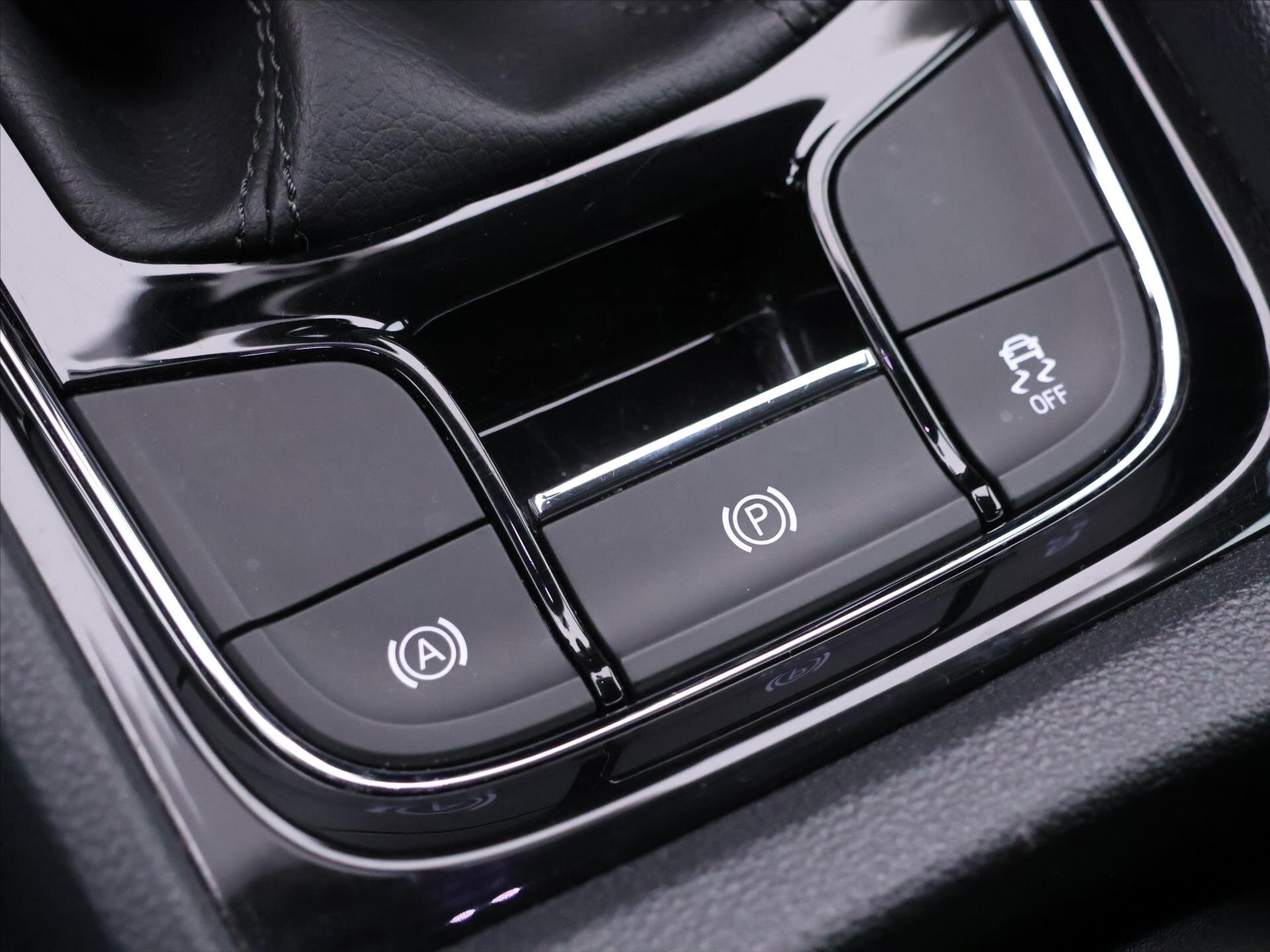 Škoda Karoq SUV / Terénní 999,0 85 kw