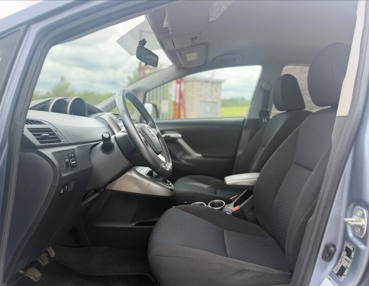 Toyota Verso Kombi 2,0 l 93 kw