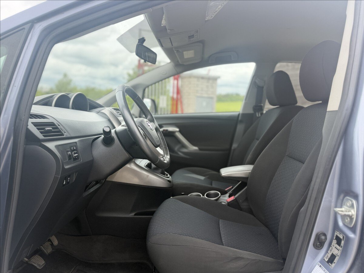 Toyota Verso Kombi 2,0 l 93 kw
