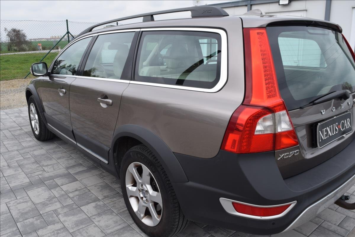 Volvo XC70 Kombi 2,4 l 120 kw