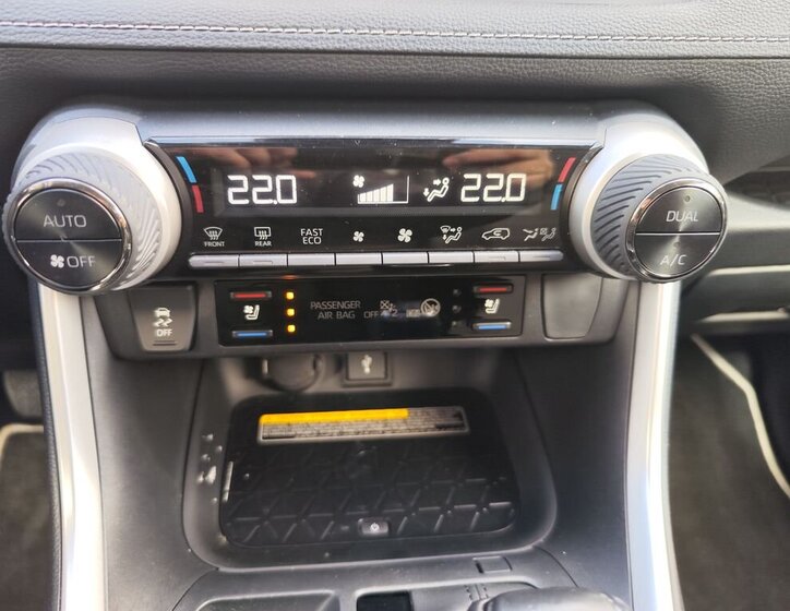 Toyota RAV4 SUV / Terénní 2,5 l 163 kw