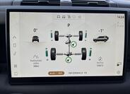 Land Rover Defender 28