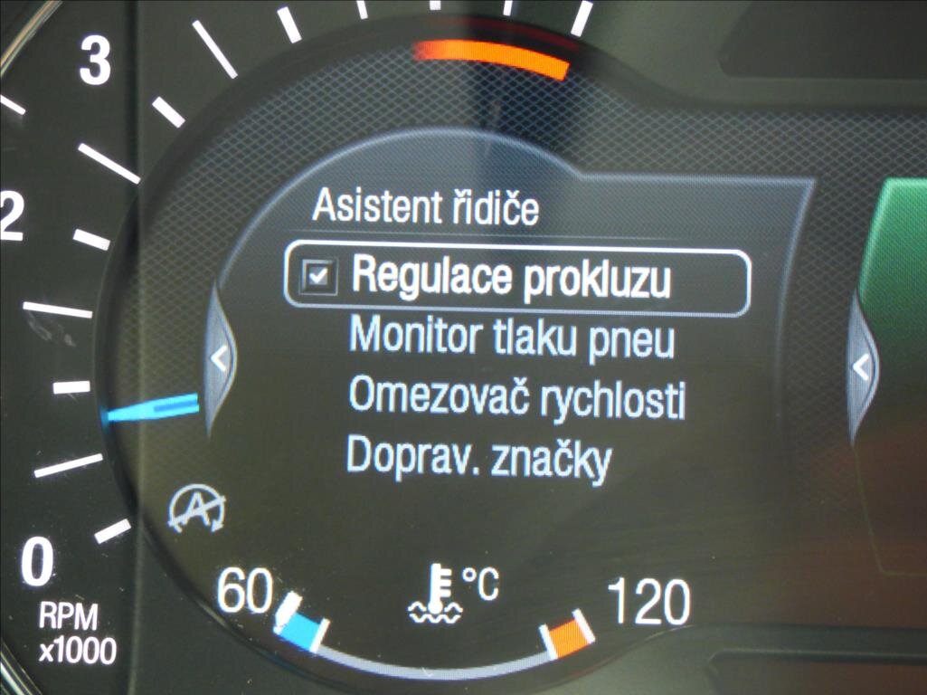 Ford S-MAX MPV 2,0 l 110 kw