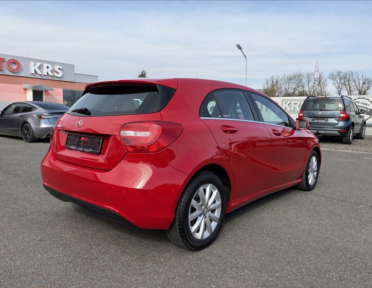 Mercedes-Benz Třídy A Hatchback 1,6 l 90 kw